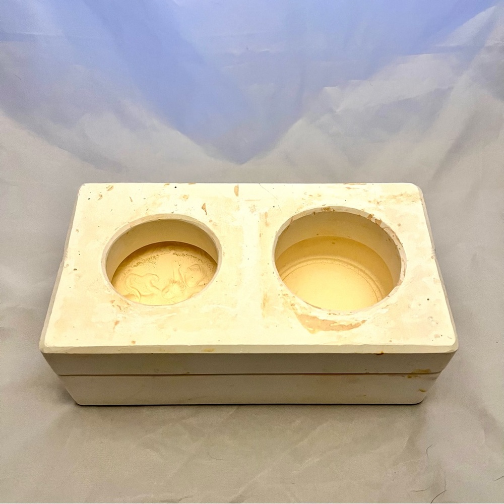 Byron Ceramic Mold, BH832 Powder Box, Vintage 1973